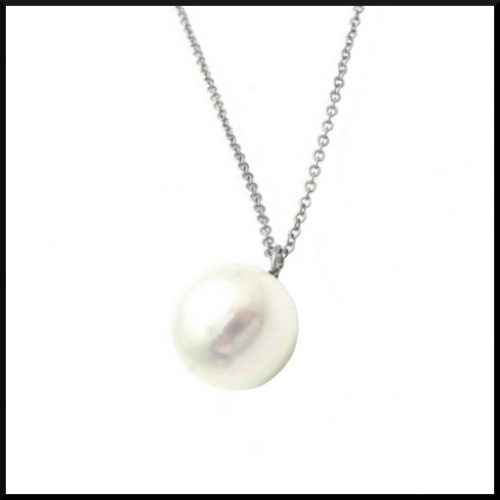 halsband med vit sötvattens pärla