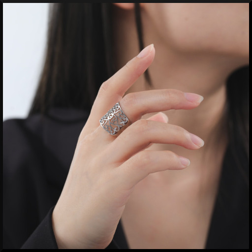 Ring Hollie
